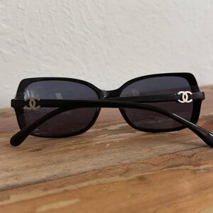 SOLD 5218 Sunglasses in black